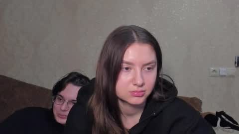 Snapshot of muuur_fam1 chatting on 12-18-25, 10:27 HEY online show from 12-18-25, 10:27