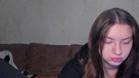 Snapshot of muuur_fam1 chatting on 12-21-25, 09:27 HEY online show from 12-21-25, 09:27