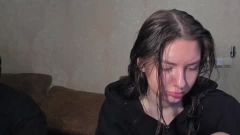 Snapshot of muuur_fam1 chatting on 12-22-25, 03:25 HEY online show from 12-22-25, 03:25