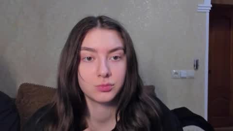 Snapshot of muuur_fam1 chatting on 01-12-26, 06:57 HEY online show from 01-12-26, 06:57