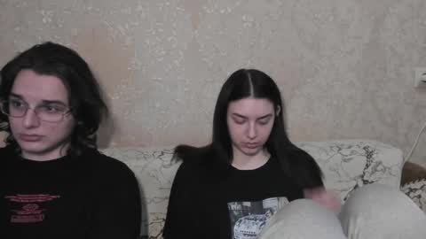 Snapshot of muuur_love chatting on 05-13-26, 07:28 cute couple online show from 05-13-26, 07:28