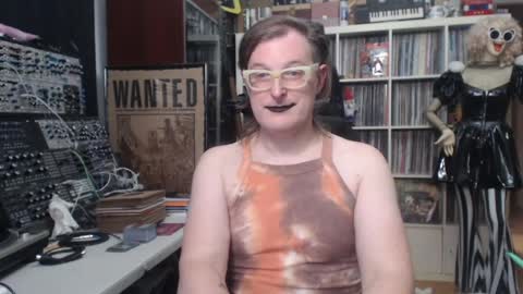 Muziknerd online show from 04-14-26, 04:18