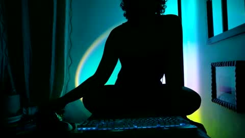 Snapshot of mx_anouk_divine chatting on 10-11-25, 03:17 Mx. Anouk Divine online show from 10-11-25, 03:17