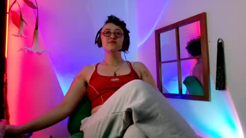 Snapshot of mx_anouk_divine chatting on 07-25-26, 05:32 Mx. Anouk Divine online show from 07-25-26, 05:32