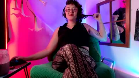 Snapshot of mx_anouk_divine chatting on 08-03-26, 01:04 Mx. Anouk Divine online show from 08-03-26, 01:04