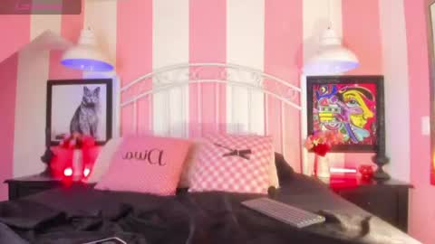 mxli_divine_ online show from 06-17-26, 03:13