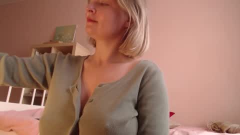 Hannah  welcome  online show from 09-15-25, 02:28