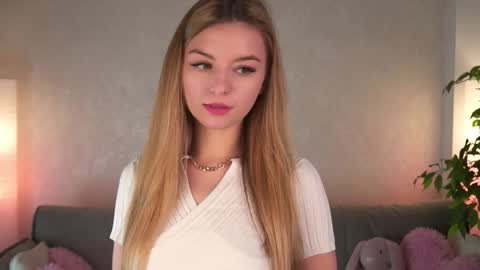 Snapshot of my_little_pollly chatting on 02-04-26, 01:17 Polly online show from 02-04-26, 01:17