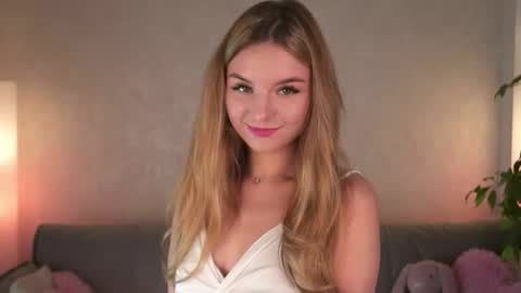 Snapshot of my_little_pollly chatting on 02-06-26, 01:25 Polly online show from 02-06-26, 01:25