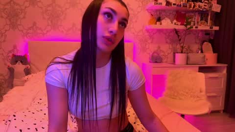 Snapshot of my_naomi chatting on 06-05-26, 09:31 Naomi online show from 06-05-26, 09:31