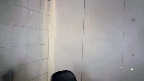 Snapshot of my_other_half chatting on 10-21-25, 06:47 Serena online show from 10-21-25, 06:47