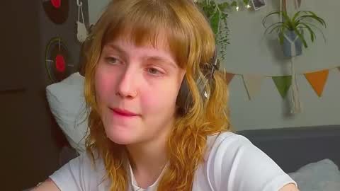 Snapshot of my_parisss chatting on 10-28-25, 11:29 PARIS online show from 10-28-25, 11:29