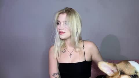 Snapshot of my_pretty_lola chatting on 10-18-25, 05:57 Lola online show from 10-18-25, 05:57