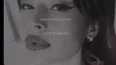 Lola online show from 11-28-25, 09:28