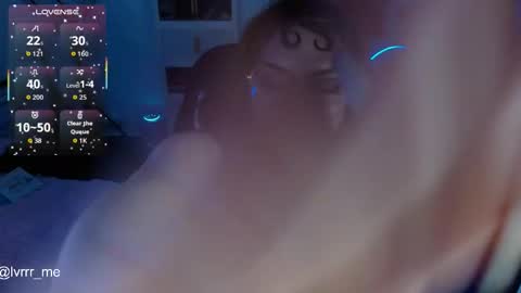 Nicoll Independent model Please help me to reach 100 thumbs up online show from 10-26-25, 05:35