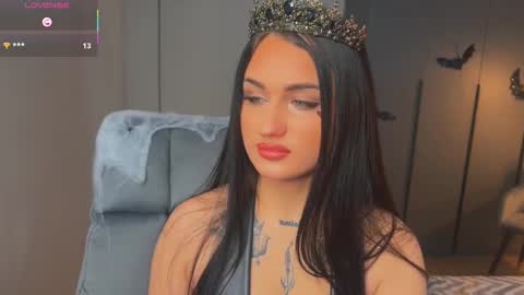 Snapshot of mygoddesshecate chatting on 10-25-25, 05:37 Hecate online show from 10-25-25, 05:37