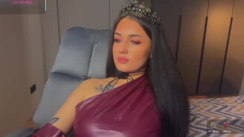 Snapshot of mygoddesshecate chatting on 11-01-25, 10:17 Hecate online show from 11-01-25, 10:17