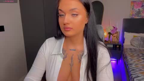 Snapshot of mygoddesshecate chatting on 06-26-26, 05:28 Hecate online show from 06-26-26, 05:28