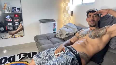 Myke esthetic online show from 12-04-25, 06:49