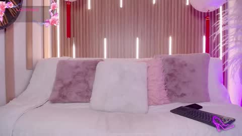 Myla  online show from 01-15-26, 09:29