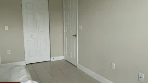 Snapshot of myles_isperfect chatting on 01-17-25, 03:43 Myles Spears online show from 01-17-25, 03:43