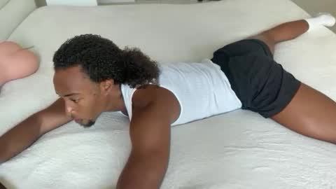 Snapshot of myles_isperfect chatting on 03-08-26, 02:32 Myles Spears online show from 03-08-26, 02:32