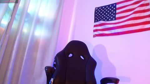 Snapshot of mylowallacee chatting on 10-29-25, 07:15 Mylo Wallace online show from 10-29-25, 07:15