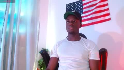 Snapshot of mylowallacee chatting on 11-15-25, 05:09 Mylo Wallace online show from 11-15-25, 05:09