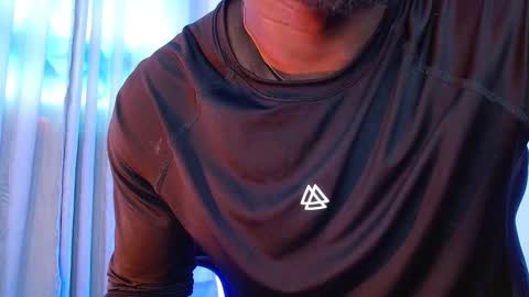 Snapshot of mylowallacee chatting on 12-04-25, 08:50 Mylo Wallace online show from 12-04-25, 08:50