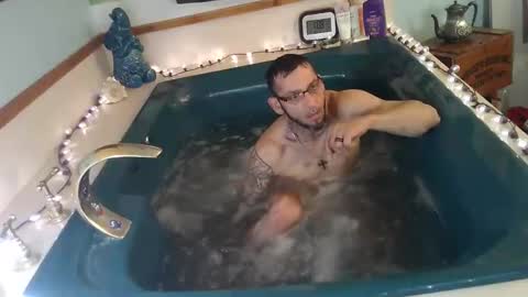 Snapshot of mymouththebest chatting on 11-08-25, 07:08 Jay sexxythikk Coonass online show from 11-08-25, 07:08