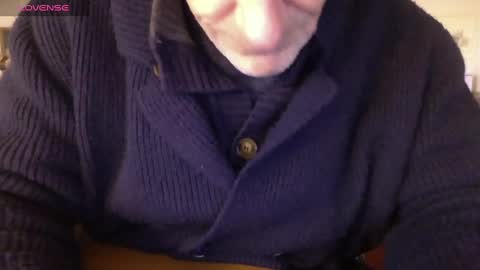 Bi sexy guy lovense hush is on private is open or password show tip if you like. online show from 02-09-25, 08:33