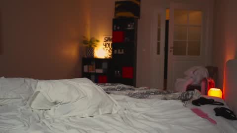 Snapshot of mynaughtynights chatting on 01-06-25, 04:23 Sima online show from 01-06-25, 04:23