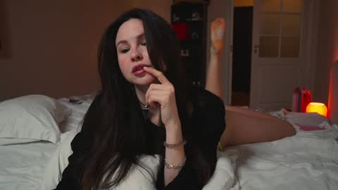 Snapshot of mynaughtynights chatting on 02-05-25, 05:30 Sima online show from 02-05-25, 05:30