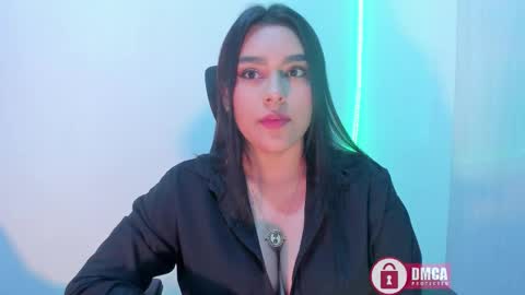 Snapshot of mypretty_isabella chatting on 10-10-25, 05:50 Bella online show from 10-10-25, 05:50