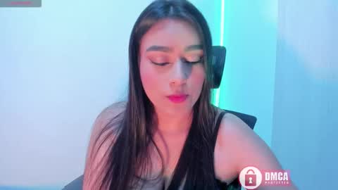 Snapshot of mypretty_isabella chatting on 10-24-25, 05:37 Bella online show from 10-24-25, 05:37