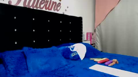 Snapshot of myrandafliiers chatting on 11-19-25, 01:05 myranda online show from 11-19-25, 01:05