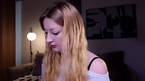 Snapshot of mysmila chatting on 07-06-26, 03:03 mysmila online show from 07-06-26, 03:03