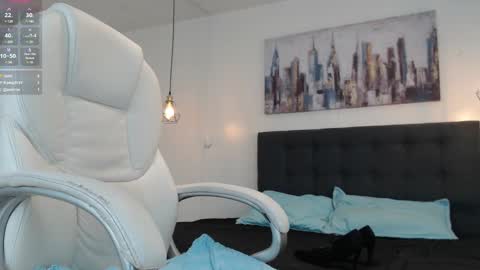 Snapshot of mysterious_girl42 chatting on 12-27-24, 04:43 No Name online show from 12-27-24, 04:43