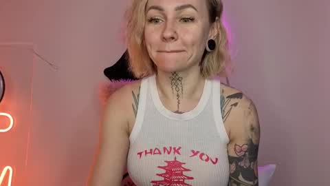 Snapshot of mysterious_twist chatting on 03-19-26, 03:05 mysterious_twist online show from 03-19-26, 03:05