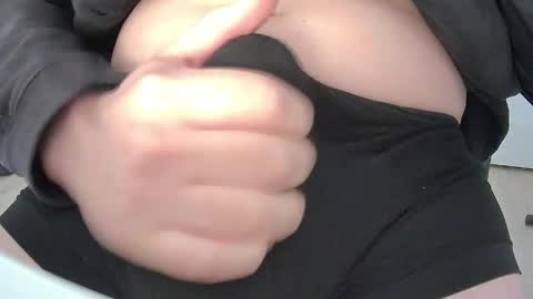 Snapshot of mysteriousman997 chatting on 04-02-26, 08:45 Leo online show from 04-02-26, 08:45