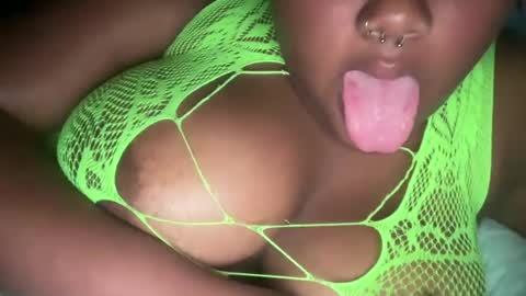 Snapshot of mystery21572 chatting on 06-25-26, 06:40 mystery21572 online show from 06-25-26, 06:40