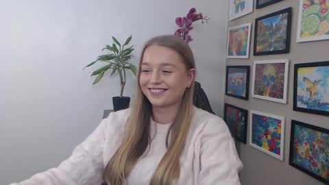 Snapshot of mysteryericax chatting on 12-30-24, 01:14 Erica online show from 12-30-24, 01:14