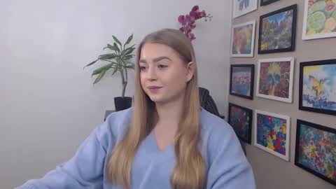 Snapshot of mysteryericax chatting on 01-03-25, 09:15 Erica online show from 01-03-25, 09:15