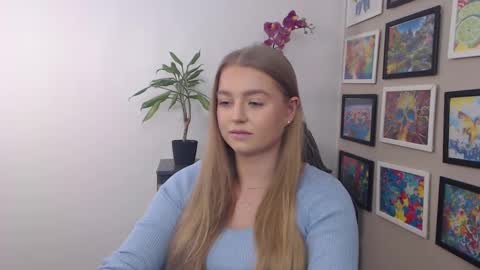 Snapshot of mysteryericax chatting on 01-17-25, 10:33 Erica online show from 01-17-25, 10:33