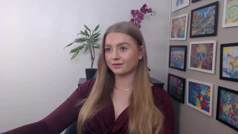 Snapshot of mysteryericax chatting on 01-18-25, 08:10 Erica online show from 01-18-25, 08:10