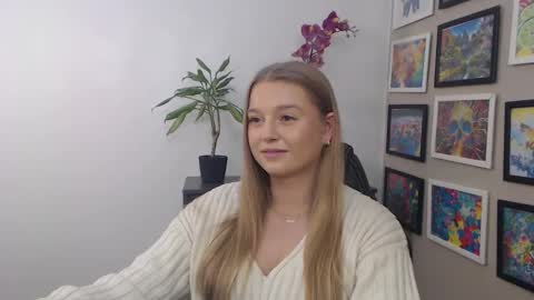 Snapshot of mysteryericax chatting on 01-23-25, 11:15 Erica online show from 01-23-25, 11:15