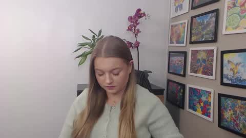 Snapshot of mysteryericax chatting on 02-17-25, 11:13 Erica online show from 02-17-25, 11:13