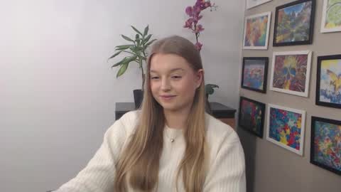 Snapshot of mysteryericax chatting on 02-18-25, 11:55 Erica online show from 02-18-25, 11:55