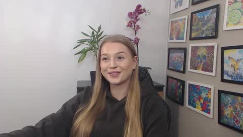 Snapshot of mysteryericax chatting on 02-24-25, 02:48 Erica online show from 02-24-25, 02:48