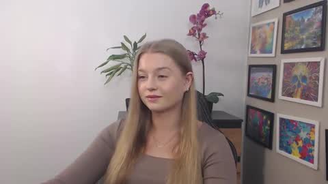 Snapshot of mysteryericax chatting on 03-04-25, 06:37 Erica online show from 03-04-25, 06:37